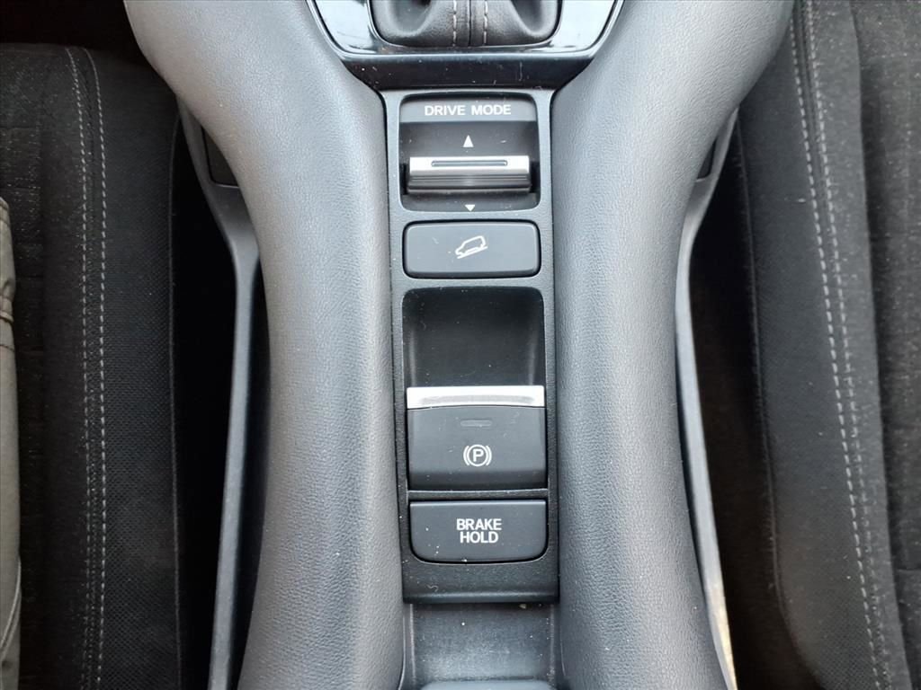 Used 2023 Honda HR-V LX image 17