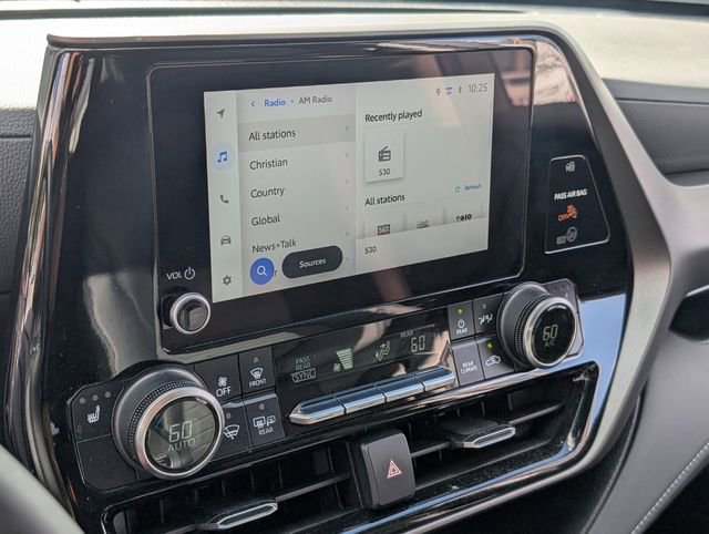 Used 2023 Toyota Highlander XLE image 23