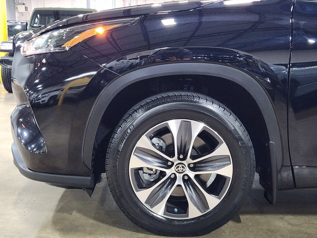 Used 2022 Toyota Highlander XLE FWD image 5