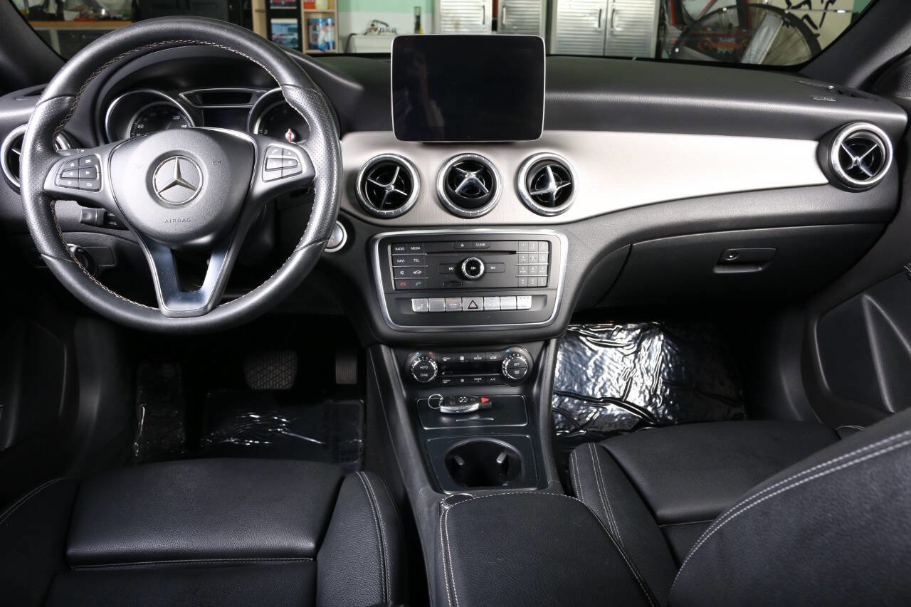 Used 2018 Mercedes-Benz CLA 250 4MATIC image 21