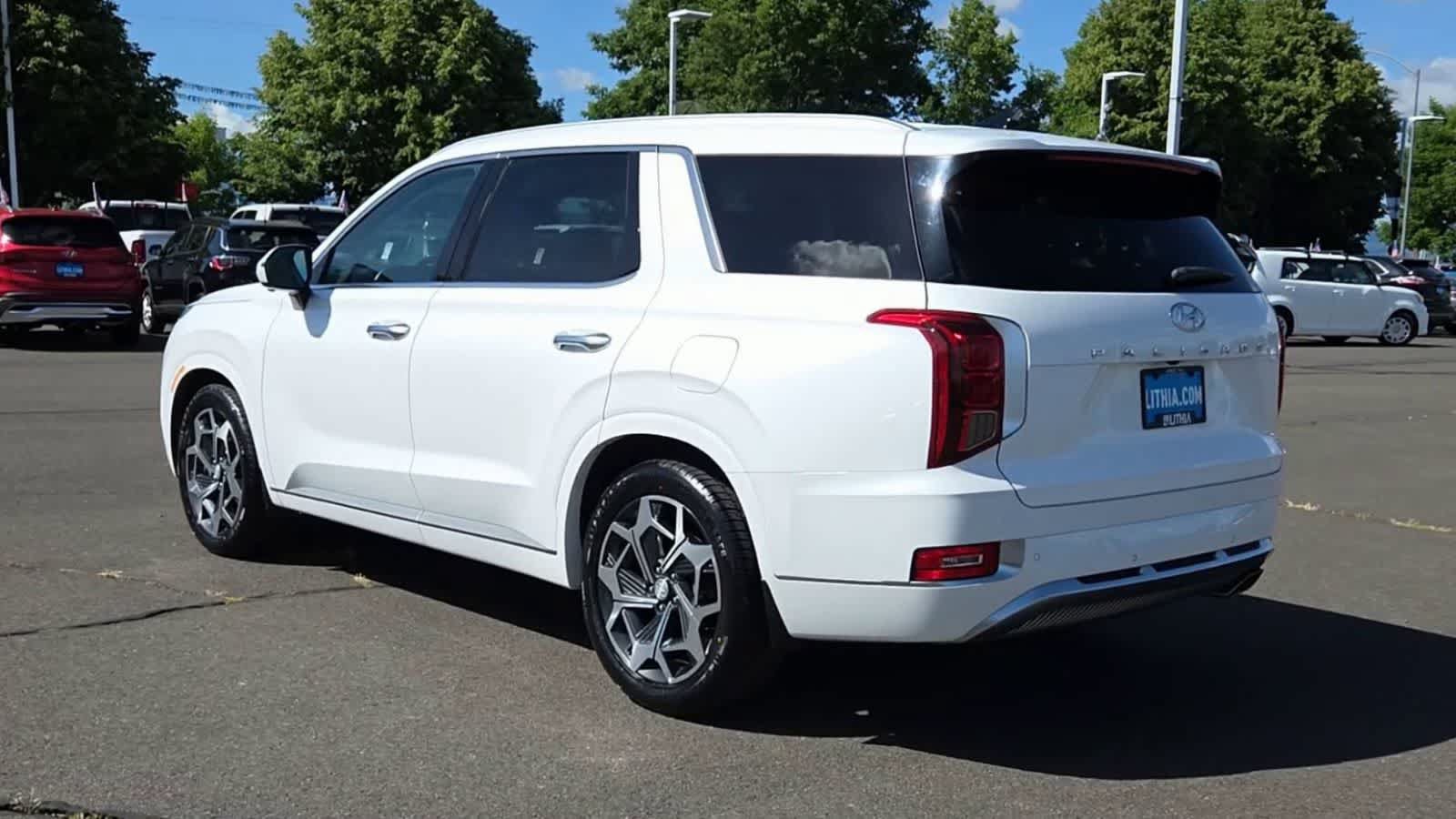 Used 2022 Hyundai Palisade Calligraphy w/ Cargo Package FWD image 6