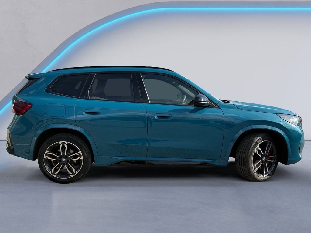 Used 2025 BMW X1 xDrive28i w/ M Sport Package AWD/4WD image 2