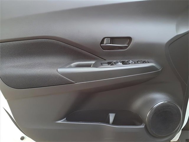 Used 2024 Nissan Kicks S image 10