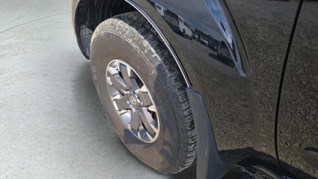 Used 2015 Nissan Frontier PRO-4X w/ Pro-4x Luxury Package image 28