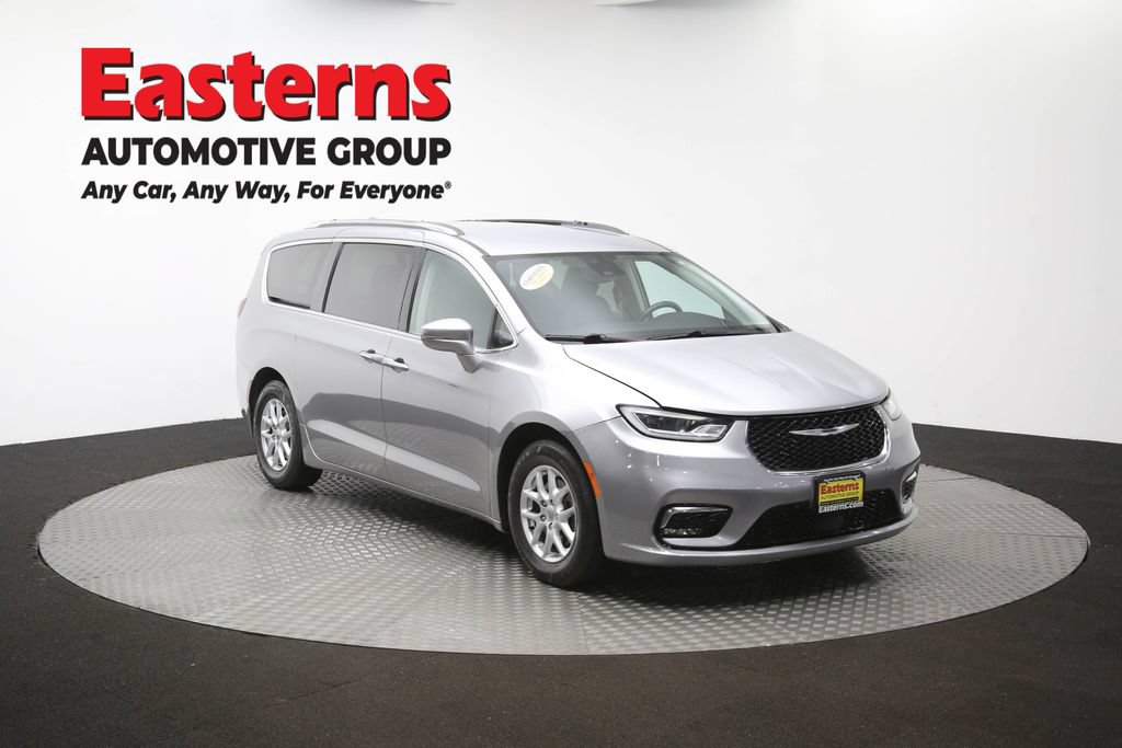 Used 2021 Chrysler Pacifica Touring-L FWD image 52
