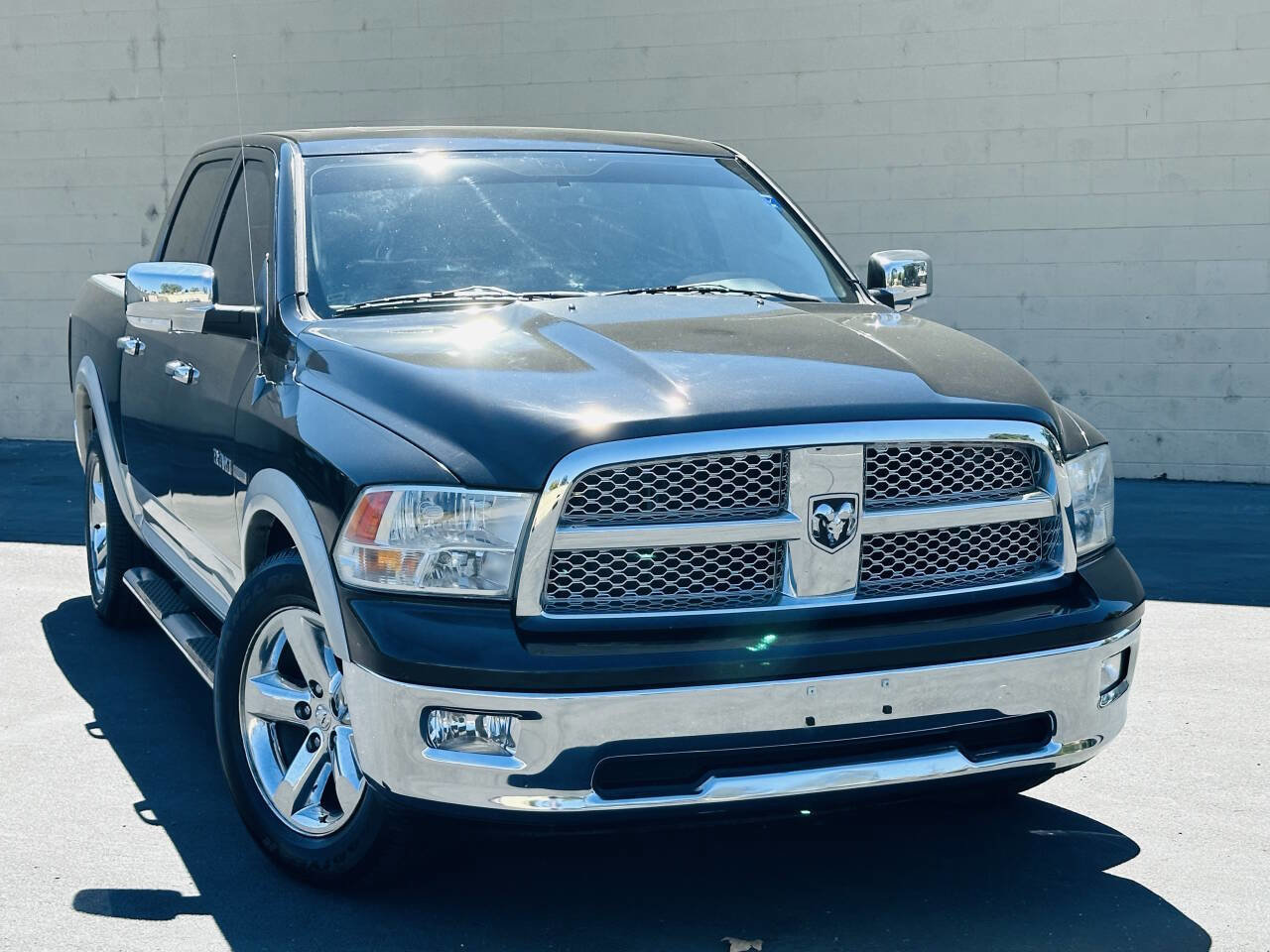 Used 2010 Dodge Ram 1500 Truck Laramie image 1