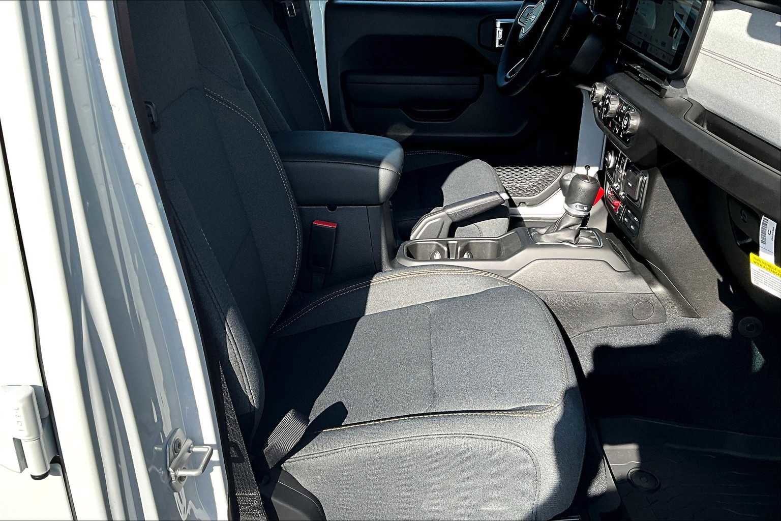 New 2025 Jeep Gladiator Sport image 14