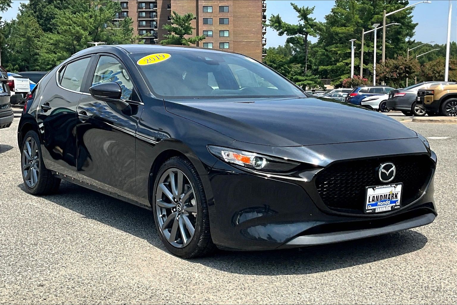 Used 2019 MAZDA MAZDA3 Hatchback w/ Preferred Package FWD image 10