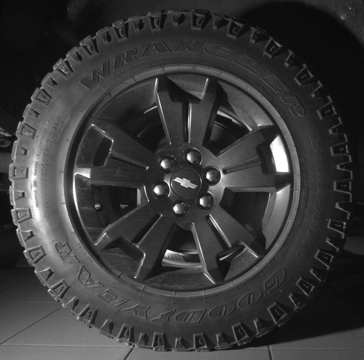 Used 2021 Chevrolet Colorado Z71 w/ Z71 Midnight Edition AWD/4WD image 12