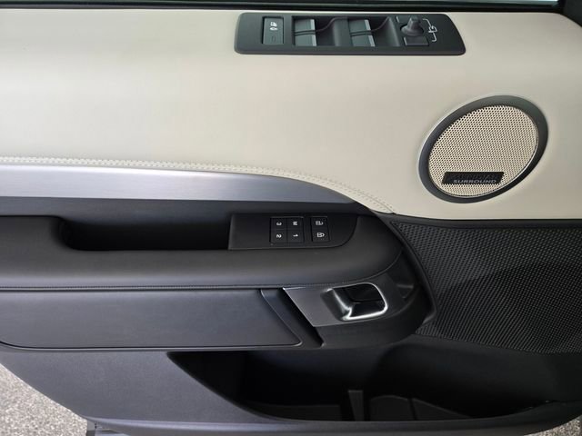New 2026 Land Rover Discovery Limited Edition AWD/4WD image 20