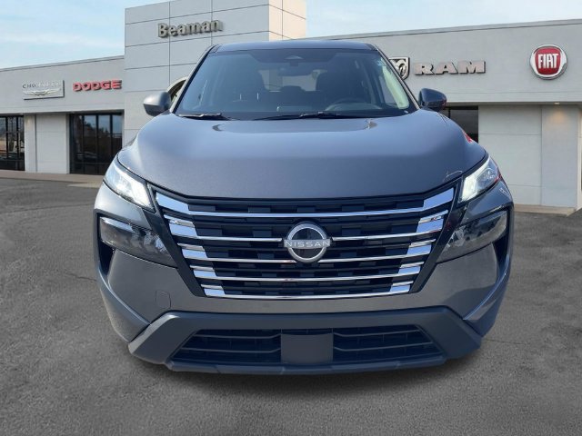 Used 2025 Nissan Rogue SV AWD/4WD image 8