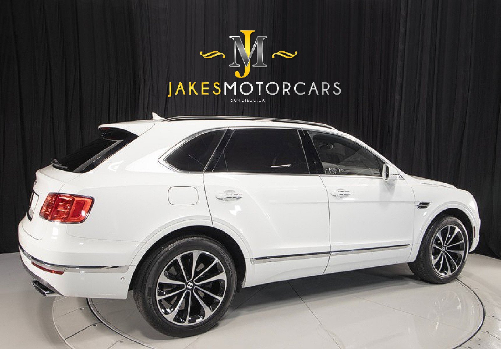 Used 2017 Bentley Bentayga image 10