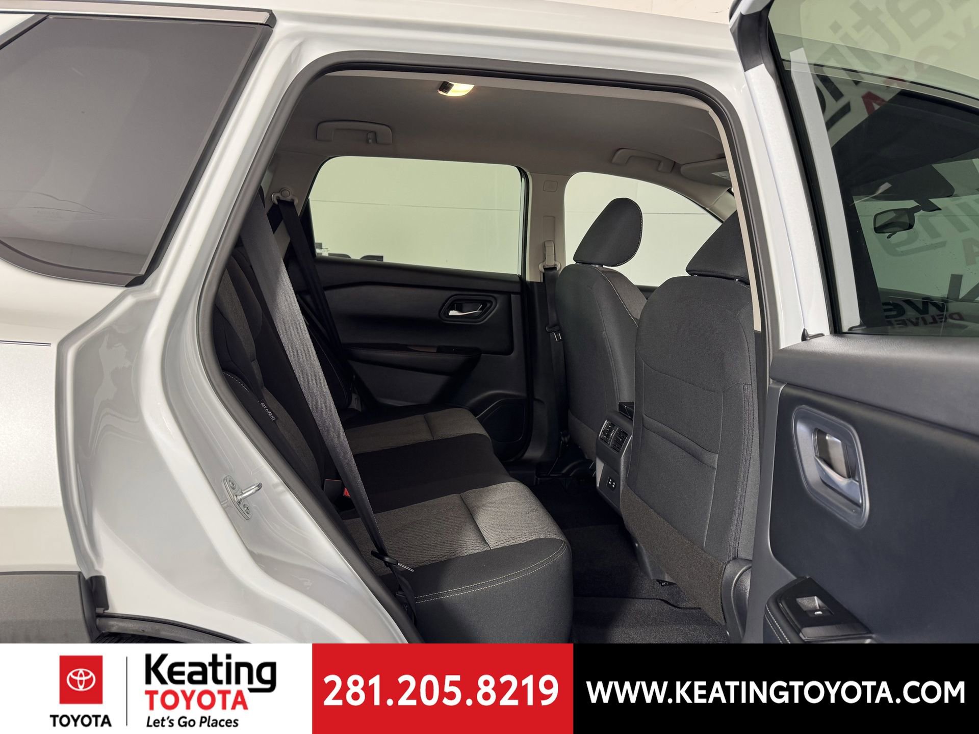 Used 2026 Nissan Rogue SV image 18