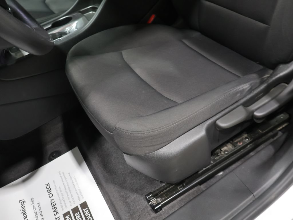 Used 2021 Chevrolet Malibu LS FWD image 11