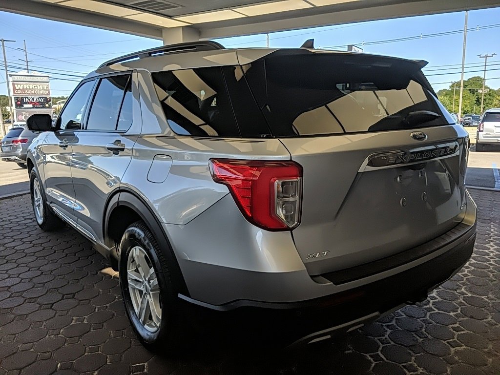 Used 2021 Ford Explorer XLT w/ Equipment Group 202A image 7