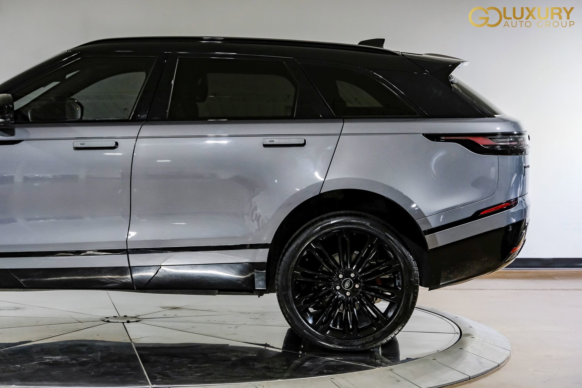Used 2024 Land Rover Range Rover Velar Dynamic SE image 15