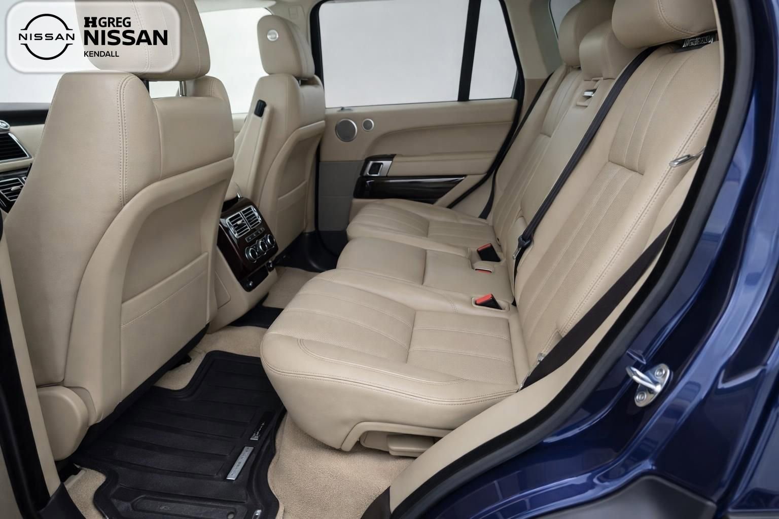 Used 2017 Land Rover Range Rover HSE image 10