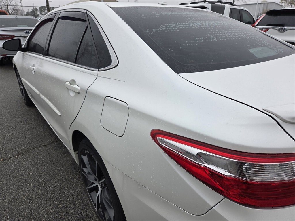 Used 2017 Toyota Camry XSE w/ Moonroof Package image 5