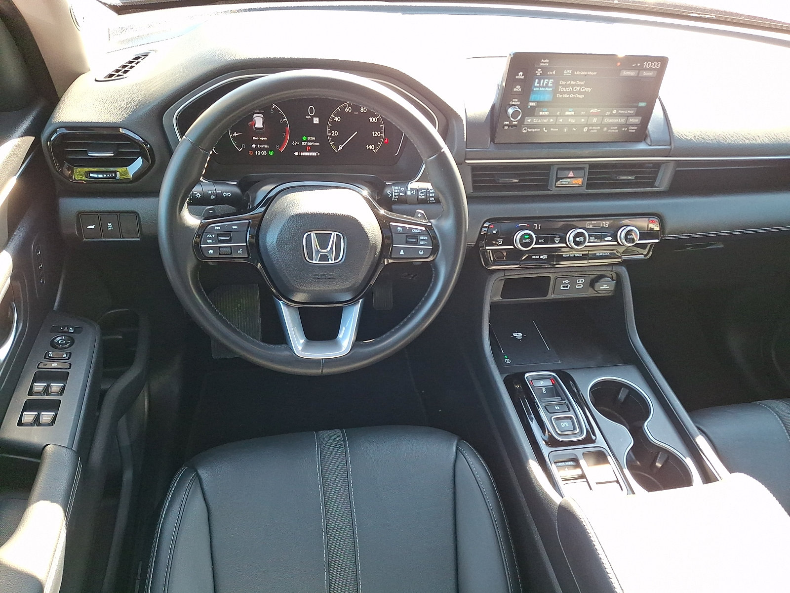 Used 2023 Honda Pilot Touring image 11