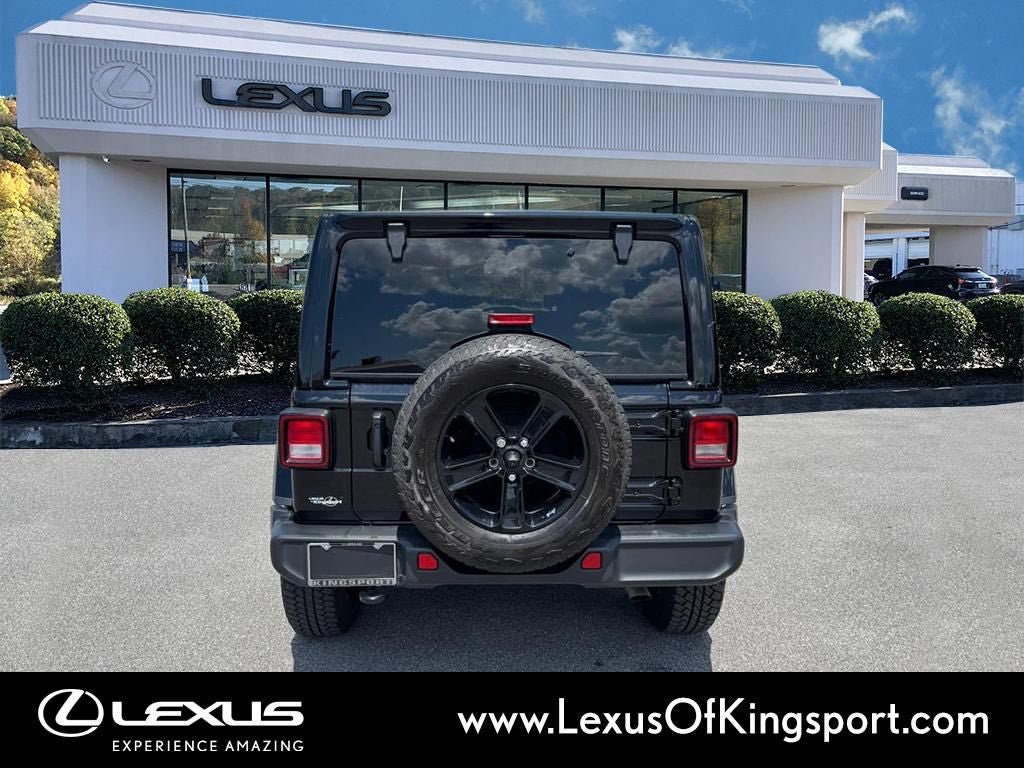 Used 2023 Jeep Wrangler Unlimited Sahara AWD/4WD image 4
