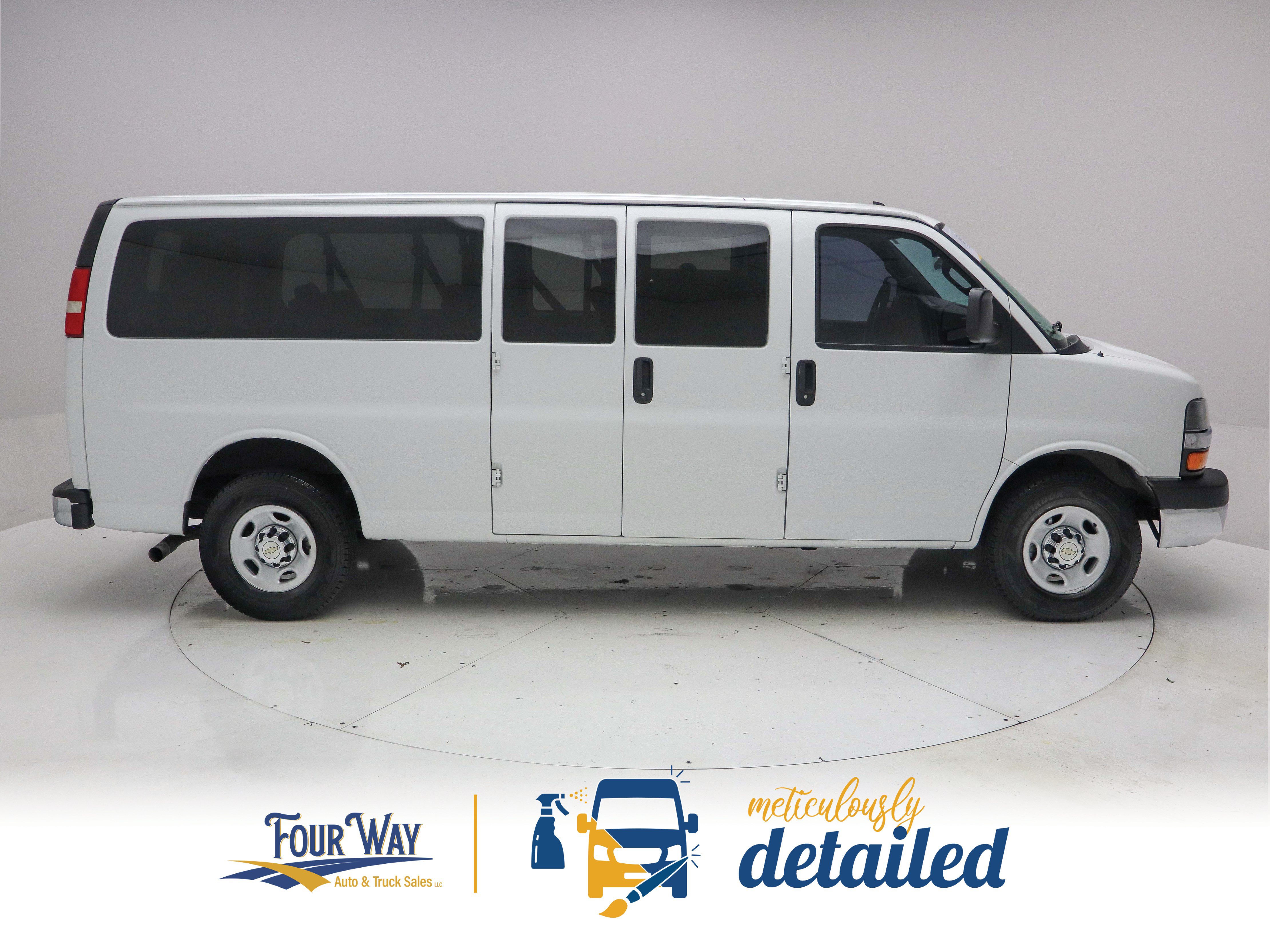 Used 2016 Chevrolet Express 3500 LT w/ LT Preferred Equipment Group RWD image 2