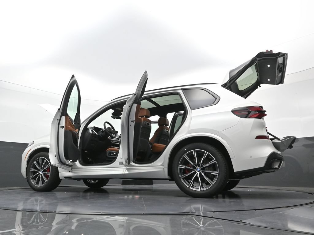 New 2026 BMW X5 xDrive40i w/ M Sport Package AWD/4WD image 42