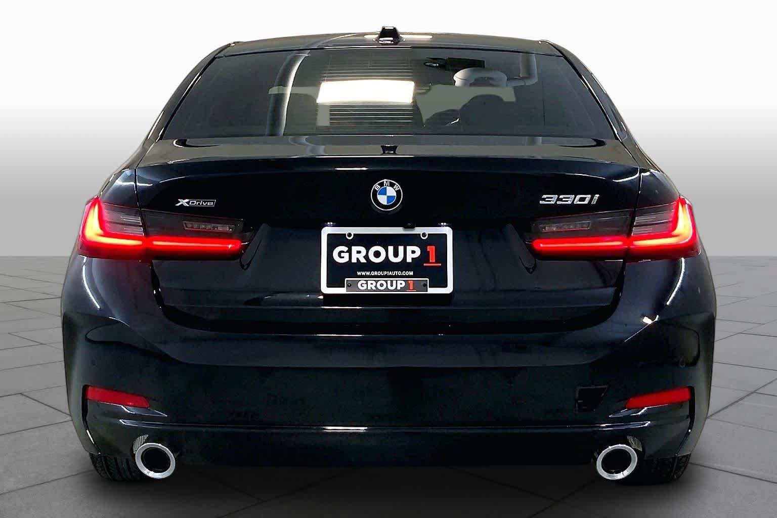 Used 2024 BMW 330i xDrive Sedan w/ Premium Package AWD/4WD image 4
