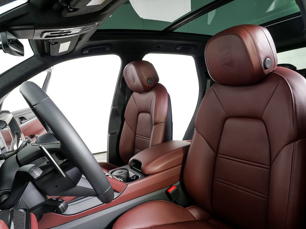 New 2026 Porsche Cayenne GTS image 5
