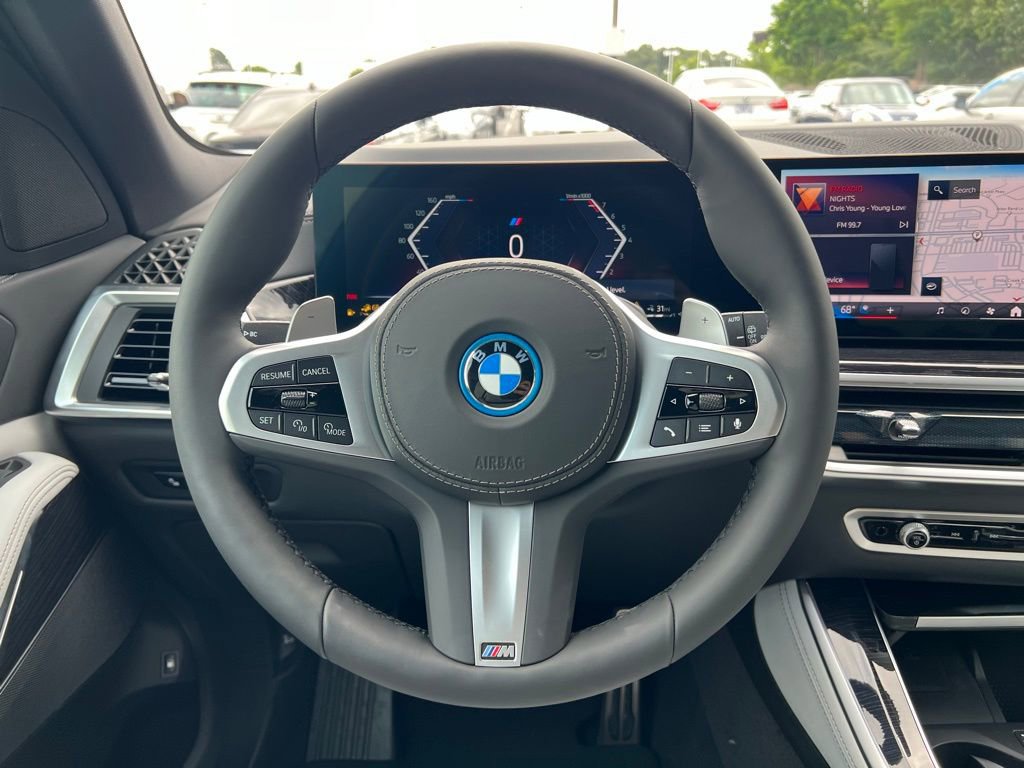 Certified 2025 BMW X5 xDrive50e w/ M Sport Package image 13