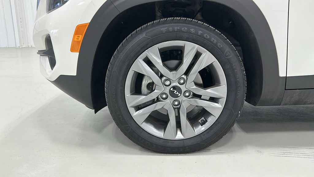 Used 2023 Kia Seltos S w/ Navigation Package image 15