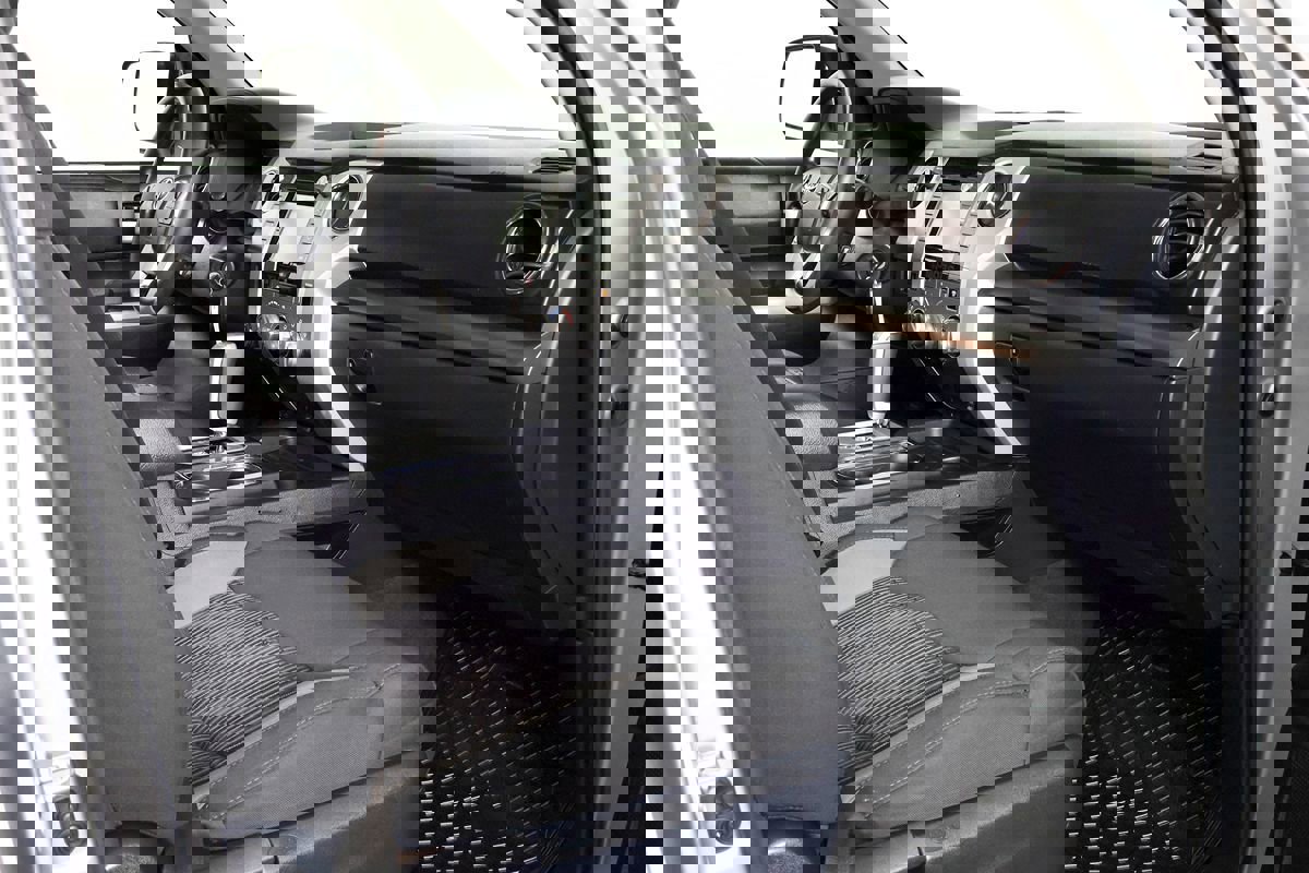 Used 2017 Toyota Tundra SR5 image 25