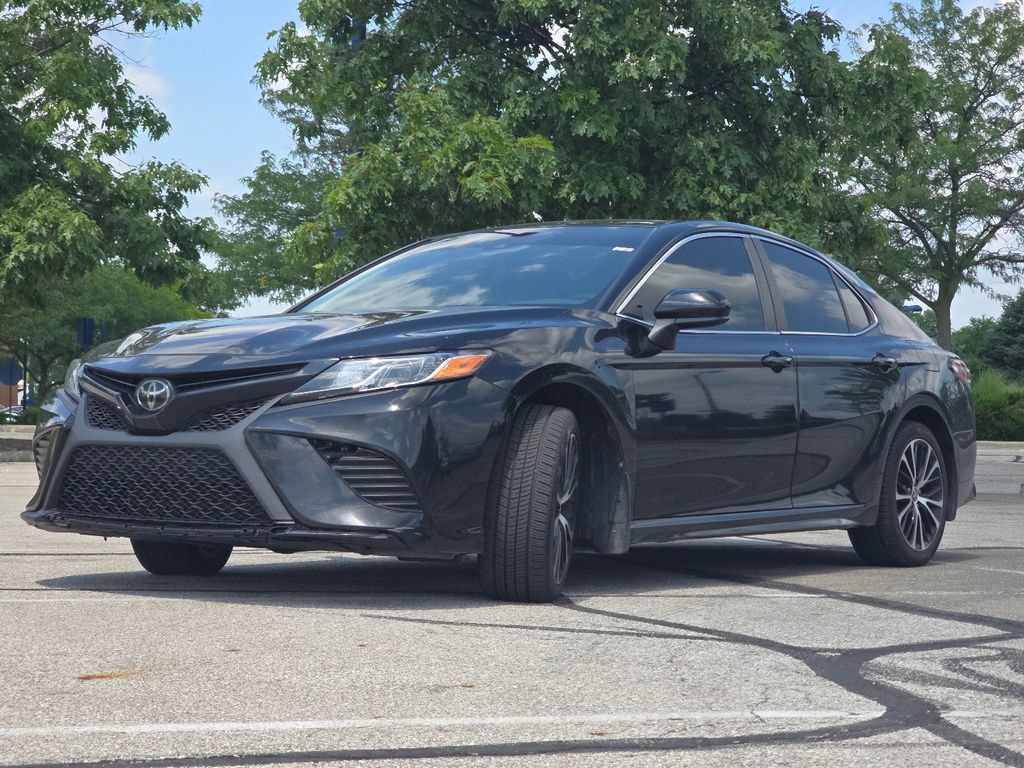 Used 2020 Toyota Camry SE FWD image 8