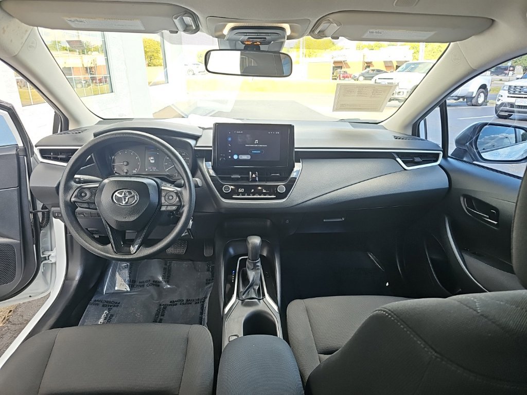 Used 2025 Toyota Corolla LE FWD image 12