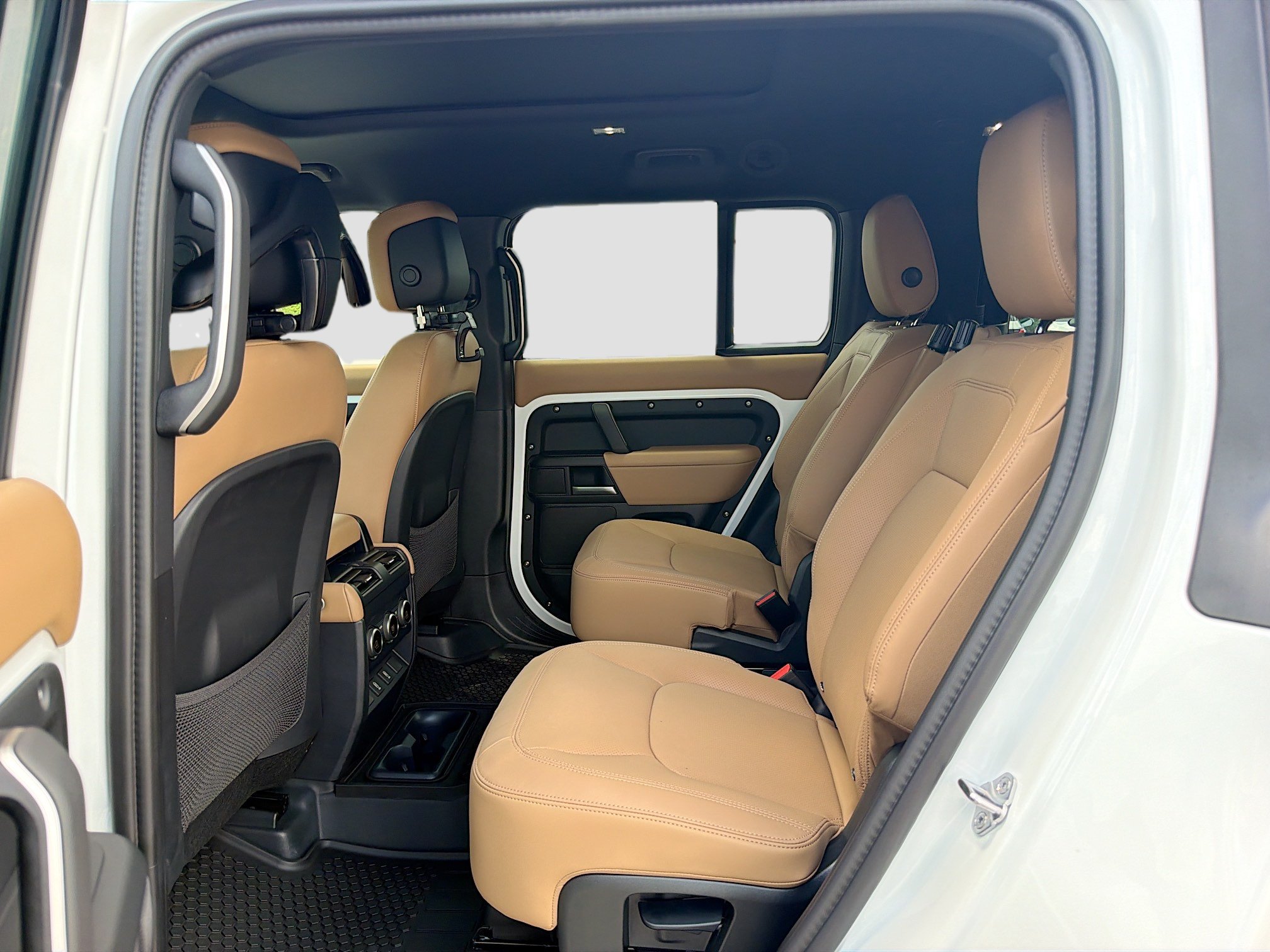 New 2026 Land Rover Defender 130 X-Dynamic SE AWD/4WD image 22