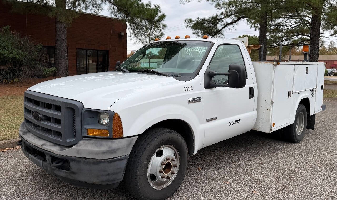 Used 2005 Ford F350 2WD Regular Cab DRW Super Duty