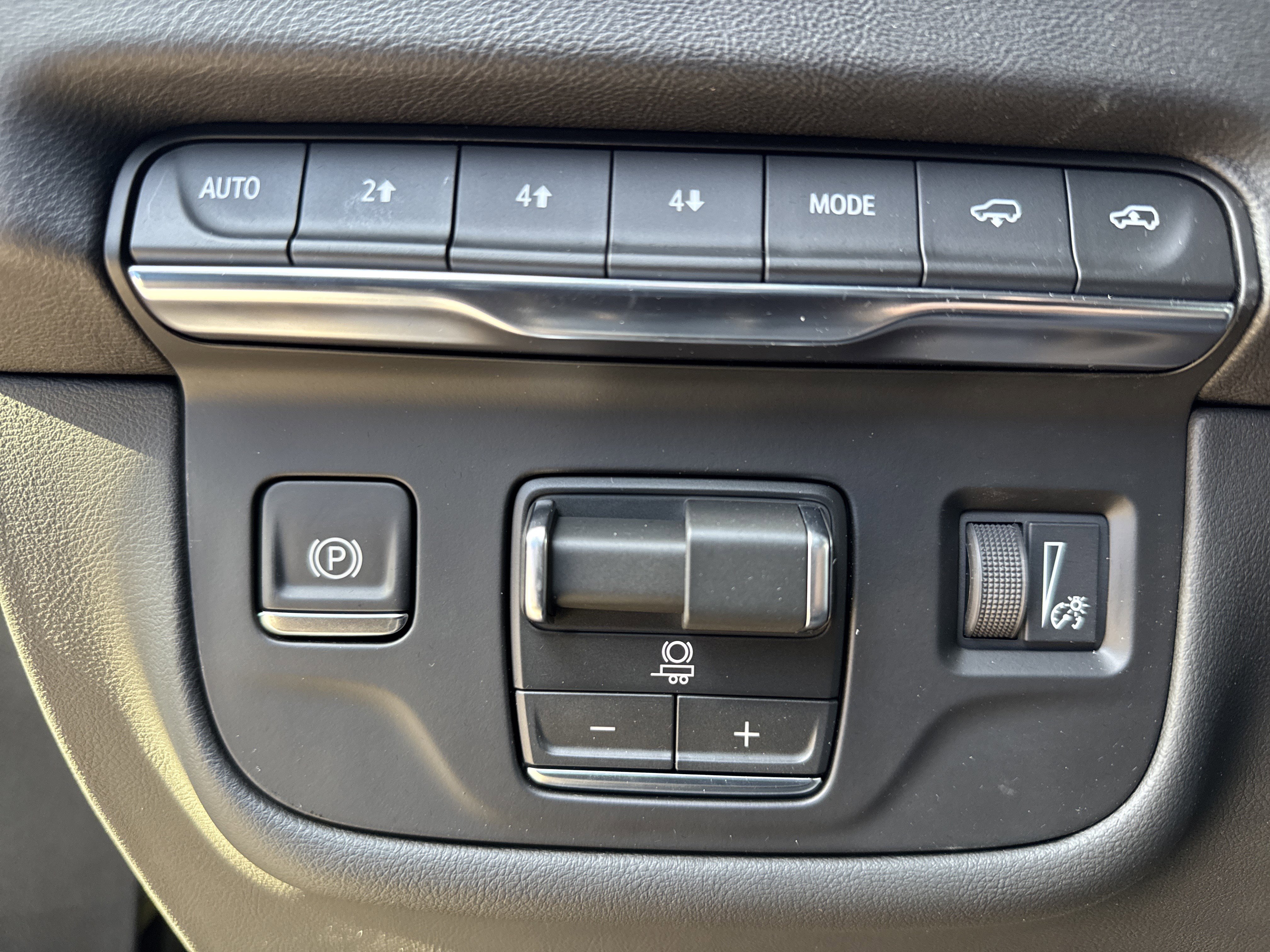 Used 2026 Cadillac Escalade ESV Sport w/ Touring Package image 19