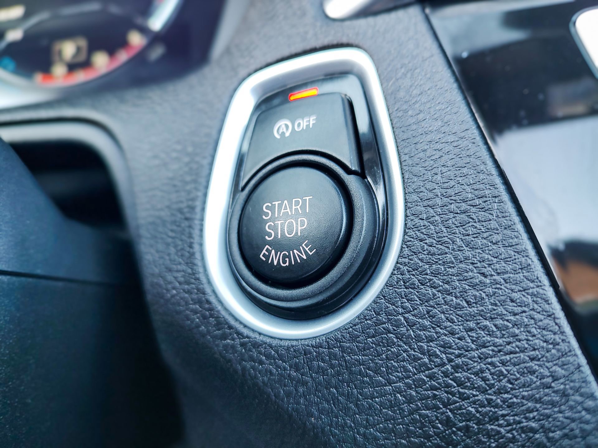 Used 2020 BMW 230i xDrive Convertible w/ Premium Package image 12