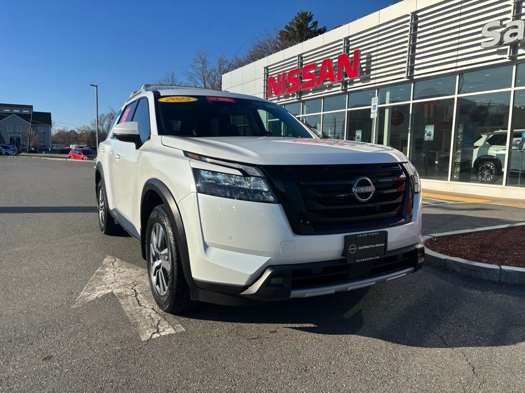 Certified 2025 Nissan Pathfinder SL w/ Lighting Package (N92)
