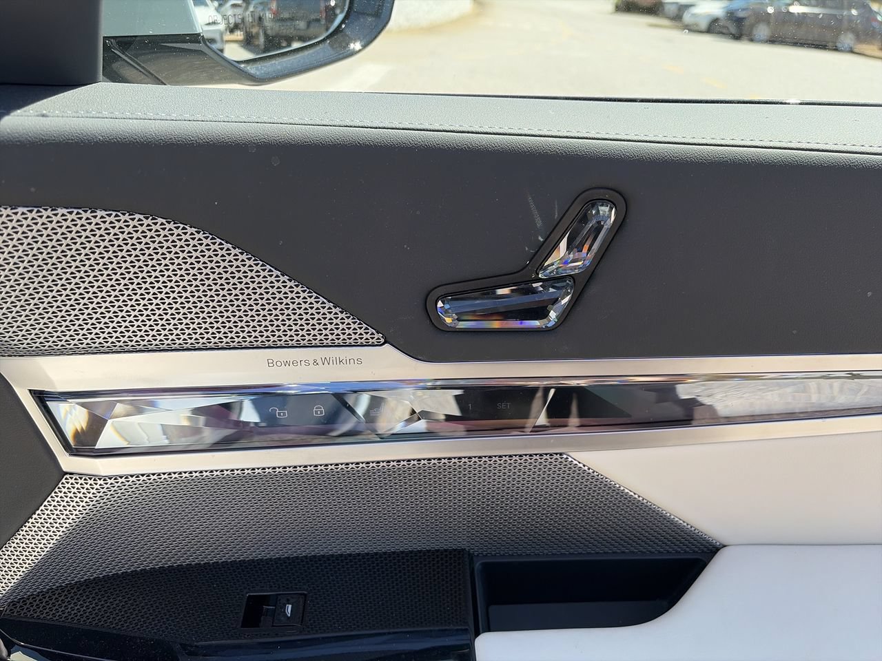 Certified 2025 BMW 740i xDrive AWD/4WD image 39