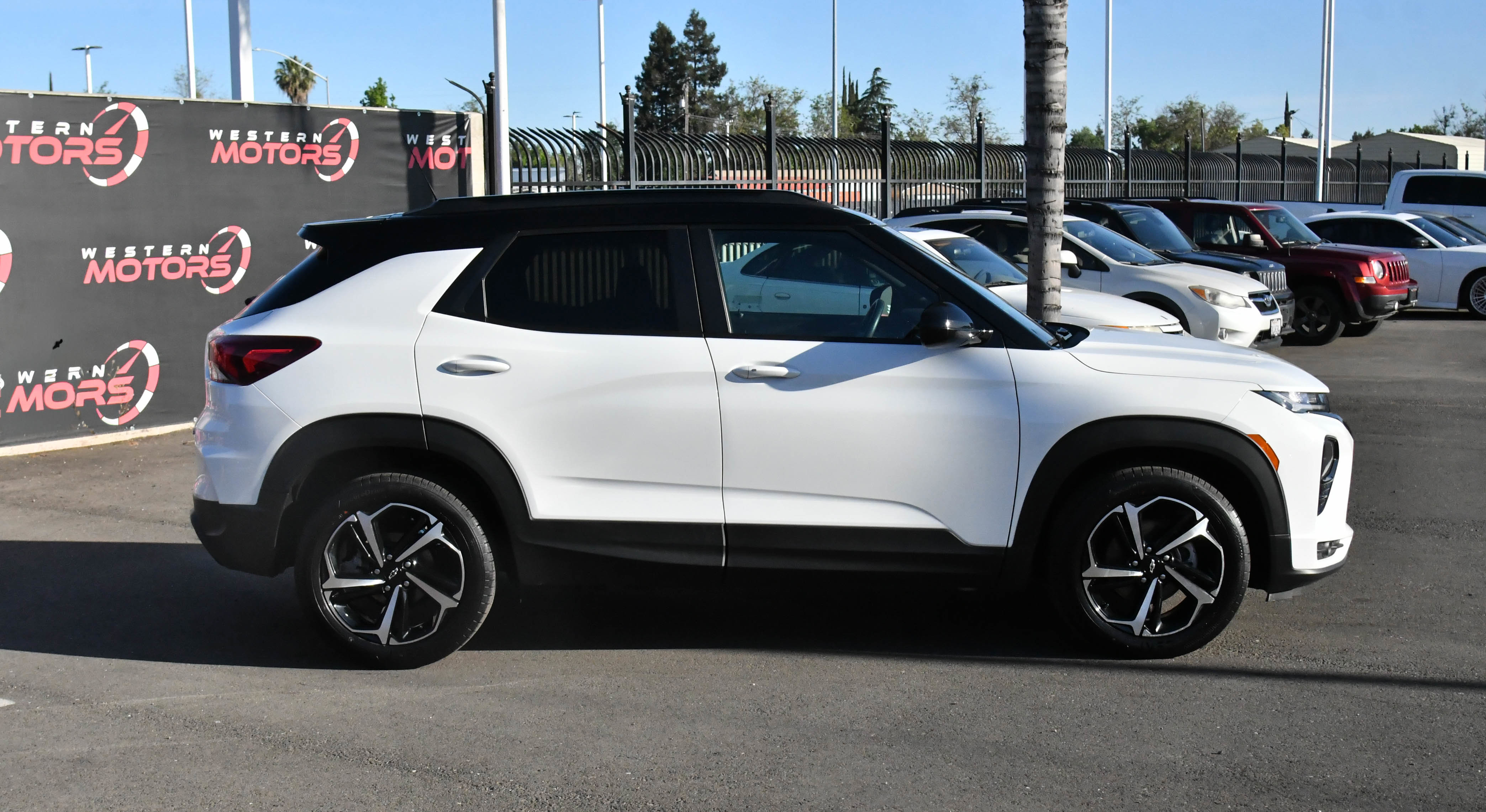 Used 2023 Chevrolet TrailBlazer RS w/ Convenience Package image 9