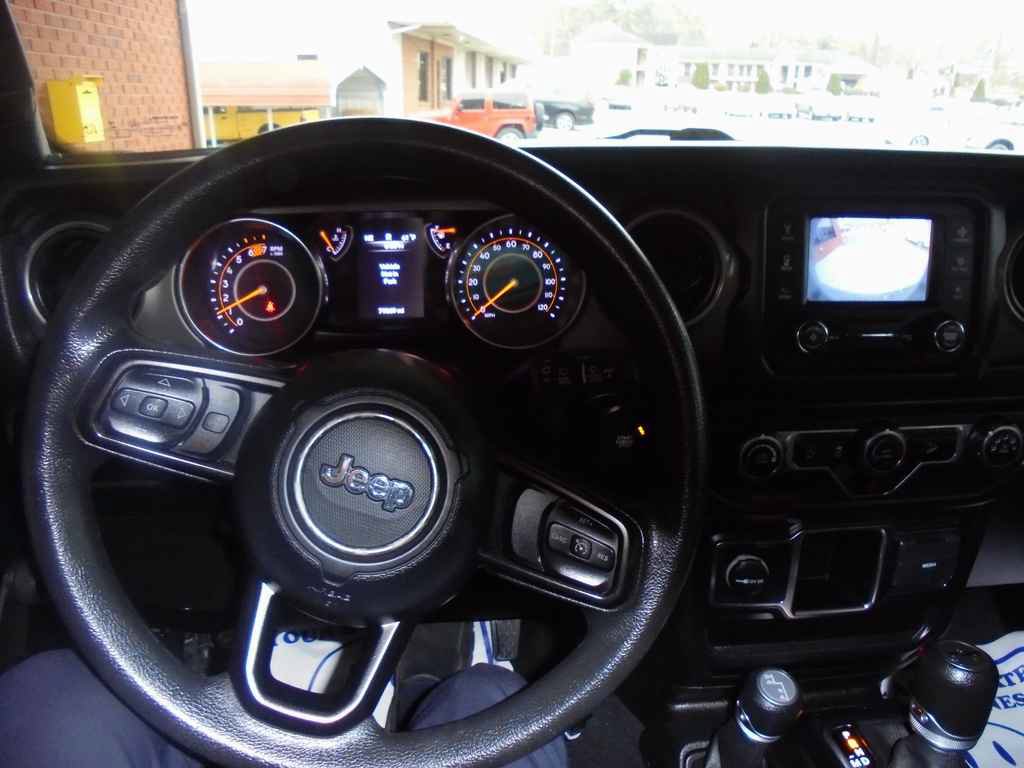 Used 2019 Jeep Wrangler Unlimited Sport AWD/4WD image 6