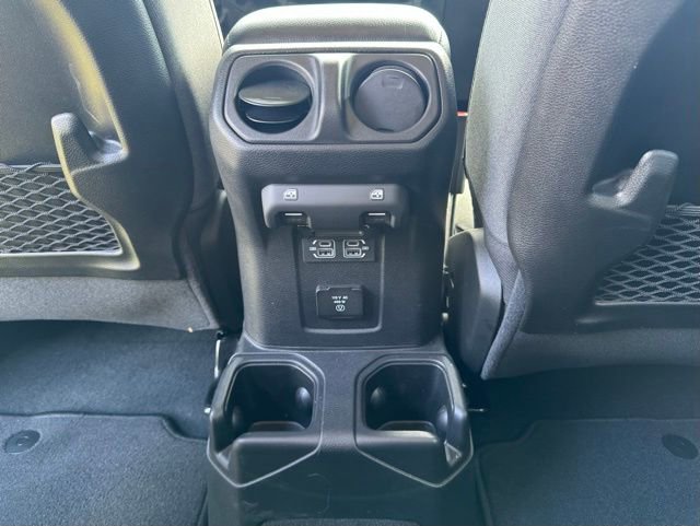 Used 2024 Jeep Gladiator Rubicon w/ Steel Bumper Group image 19