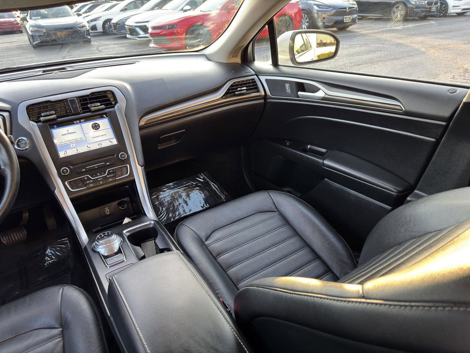 Used 2018 Ford Fusion SE w/ Equipment Group 602A FWD image 32