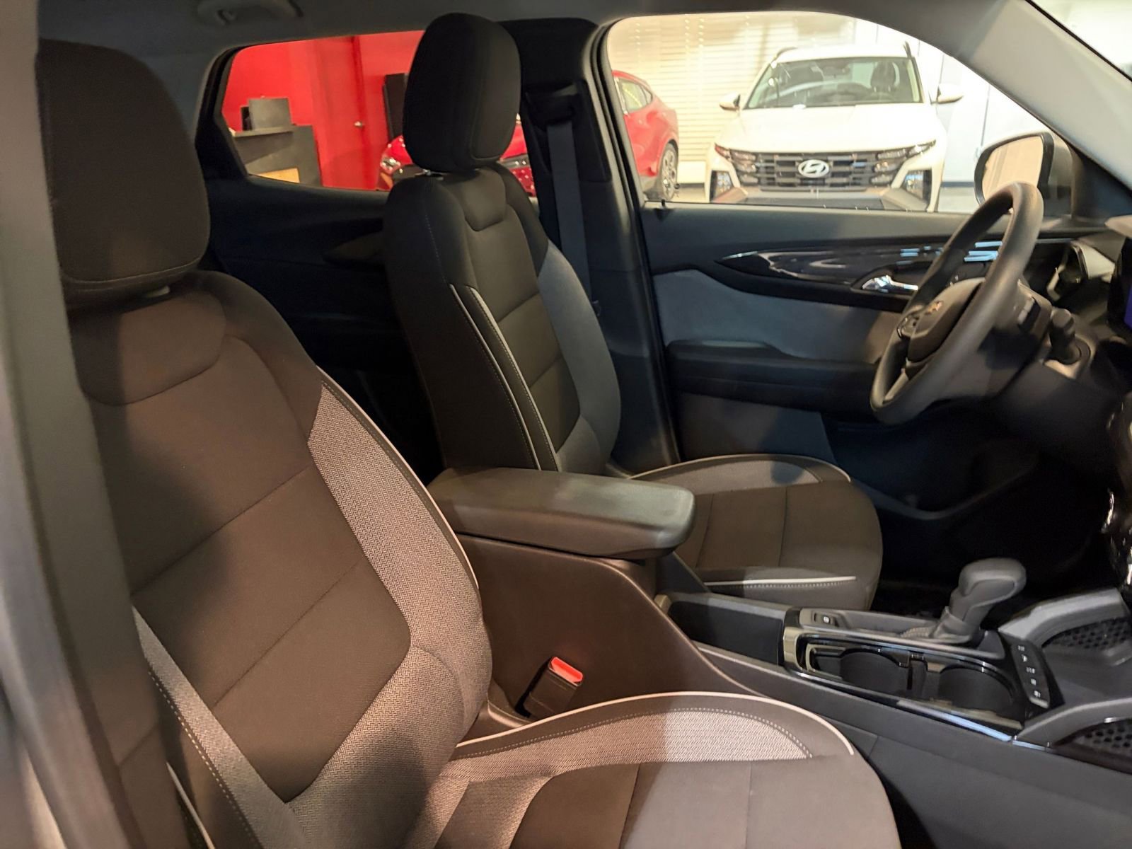 Used 2025 Chevrolet TrailBlazer LT image 34