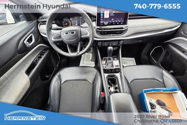 Used 2024 Jeep Compass Latitude image 12