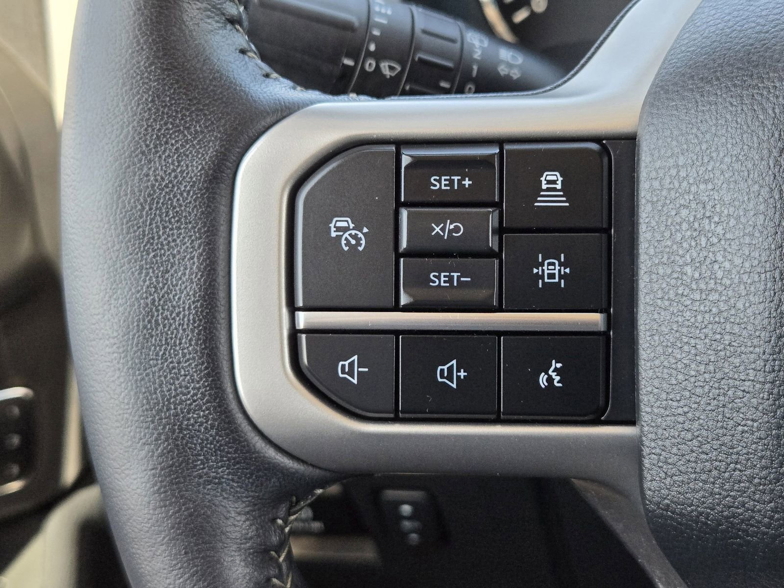 Certified 2023 Ford Expedition Max XLT image 29