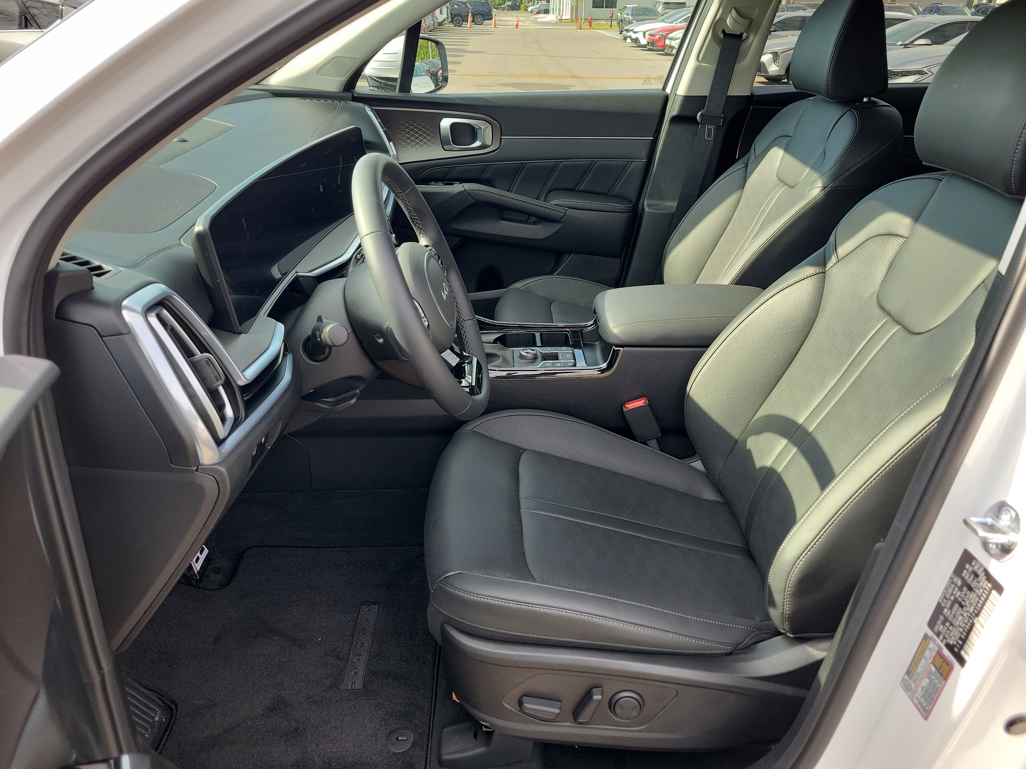 Used 2025 Kia Sorento SX image 23