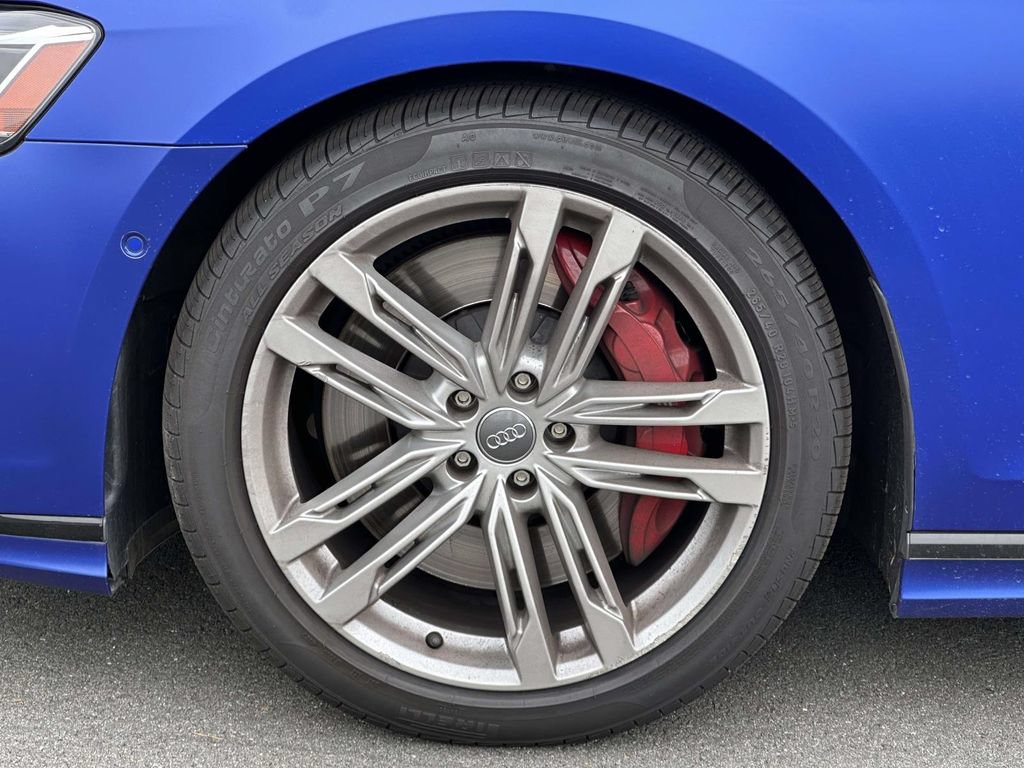 Used 2022 Audi S8 w/ S8 Comfort Plus Package AWD/4WD image 14