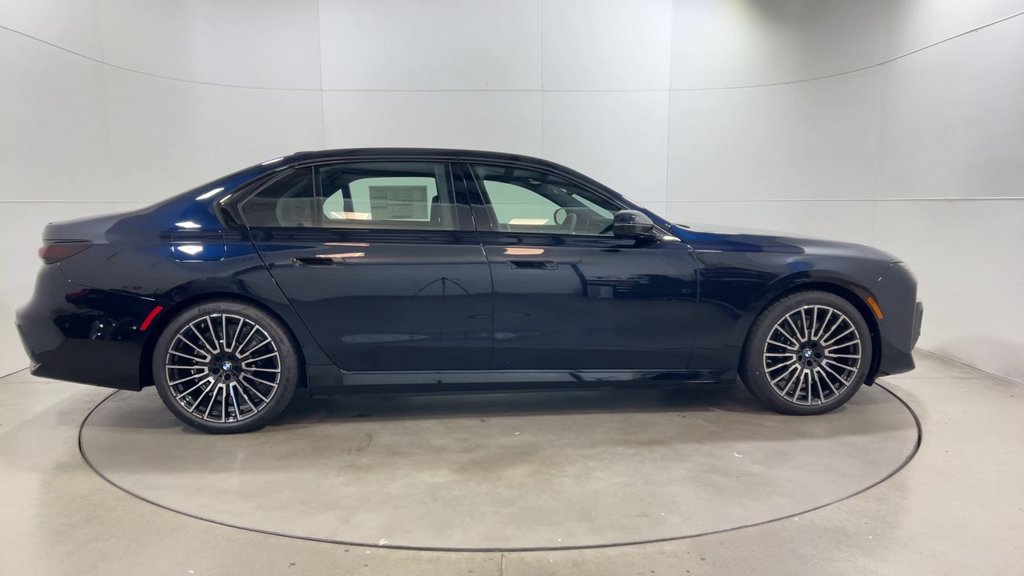 Used 2026 BMW 750e xDrive w/ Premium Package AWD/4WD image 9
