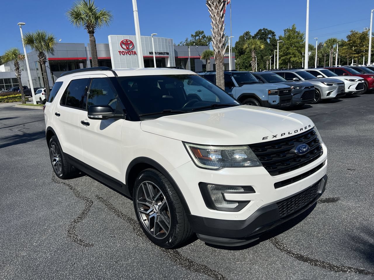 Used 2016 Ford Explorer Sport AWD/4WD image 2